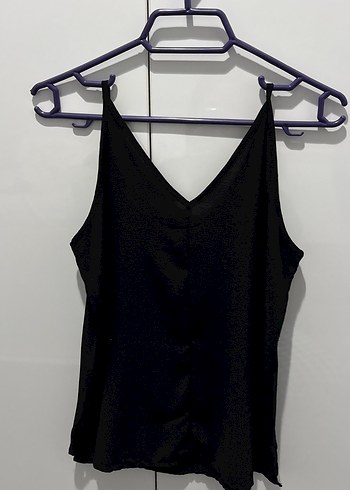 Siyah V Yakalı Kadın Atlet - Görsel 2