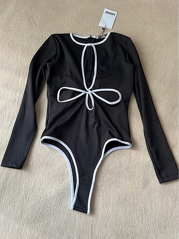Dekolteli bodysuit
