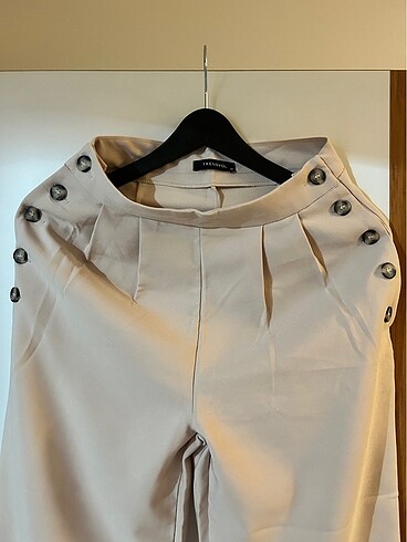 xs Beden ten rengi Renk Bej Düğme İşlemeli Kumaş Pantolon