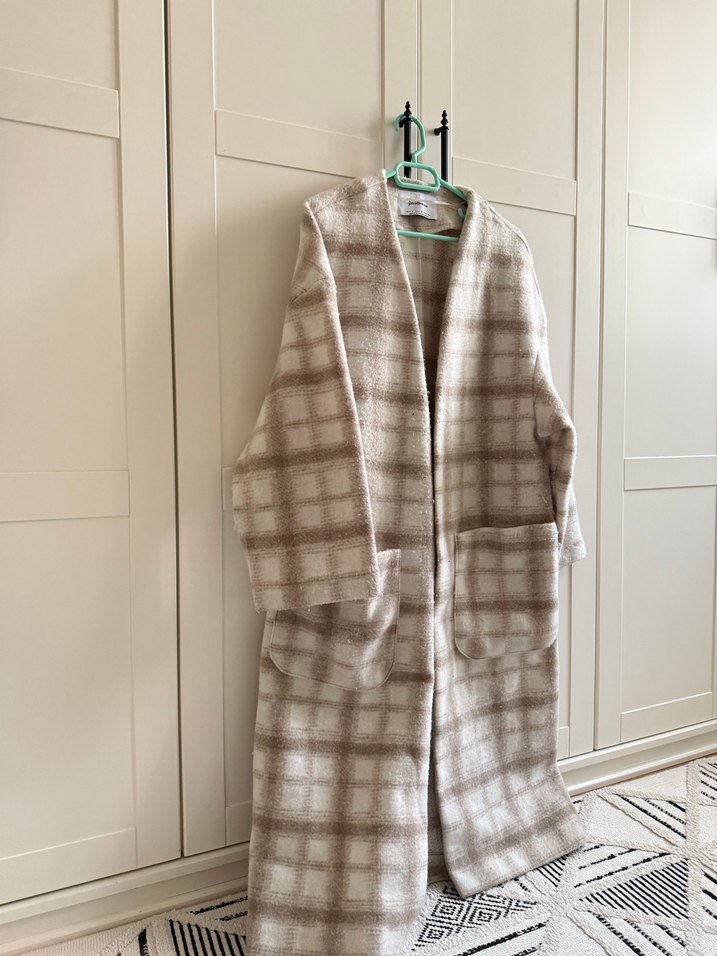 Bej Ekoseli Uzun Örgü Kadın Kaban - Görsel 2