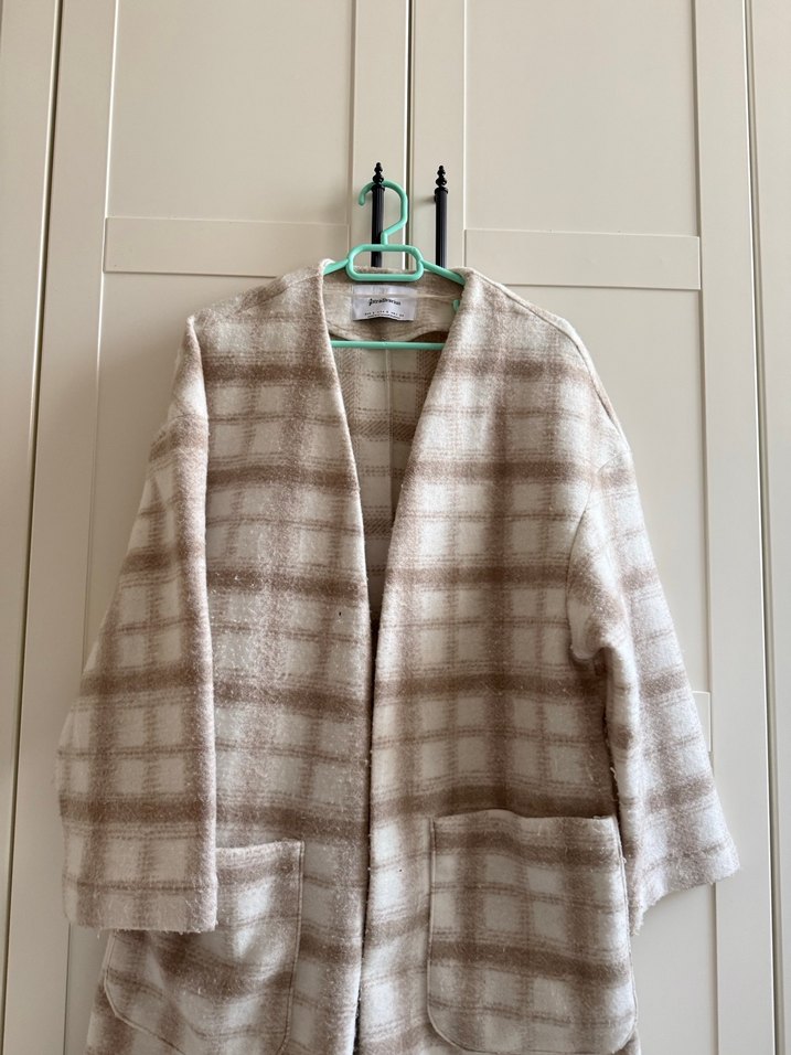 Bej Ekoseli Uzun Örgü Kadın Kaban - Görsel 4