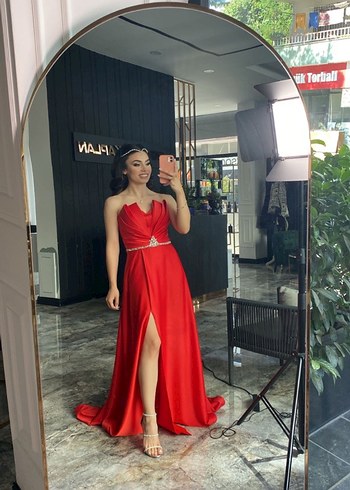 Parlak Kırmızı Drapeli Straplez Uzun Abiye - Görsel 2