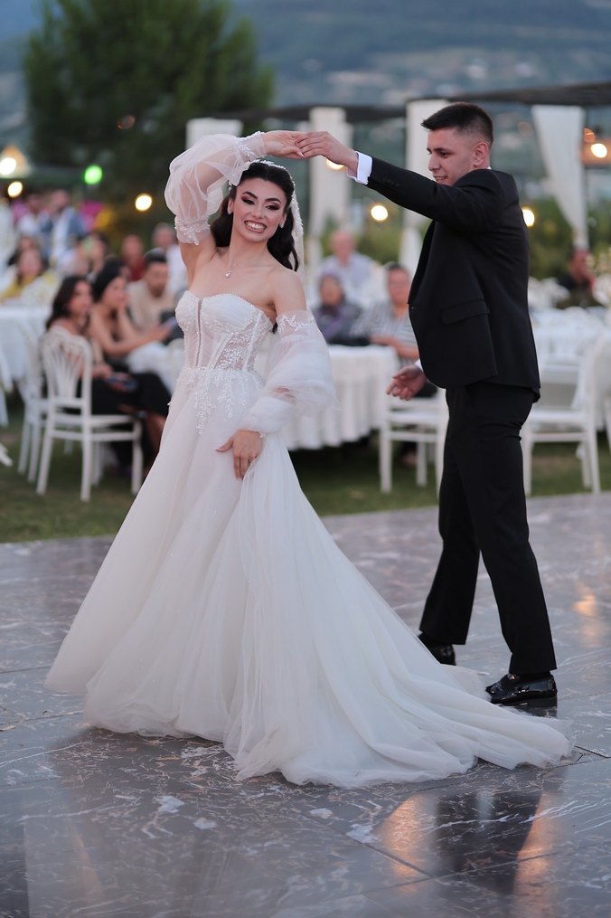 İnce Askılı Straplez Uzun Bohem Gelinlik - Görsel 3