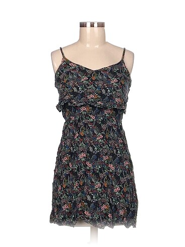 H&M Mini Elbise %70 İndirimli.