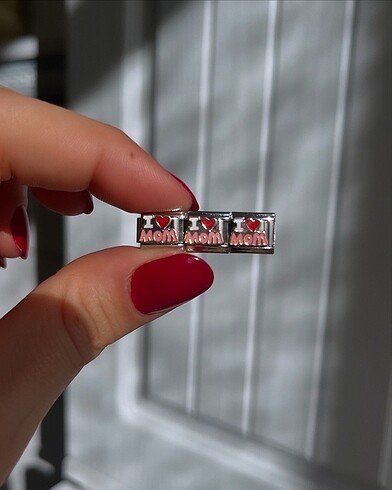 Çelik mom Charm