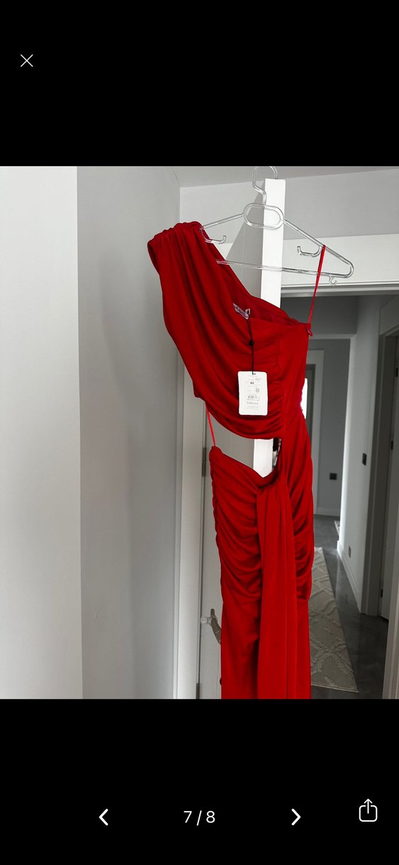 Kırmızı Drapeli Uzun Straplez Elbise - Görsel 4