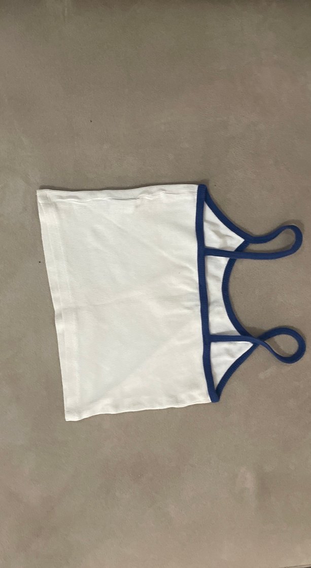 Beyaz Baskılı lacivert detayli crop - Görsel 2