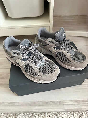 39,5 Beden New balance 2002r grey