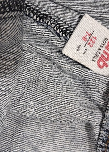 Gri Mini Düğmeli Kot Şort - Görsel 4