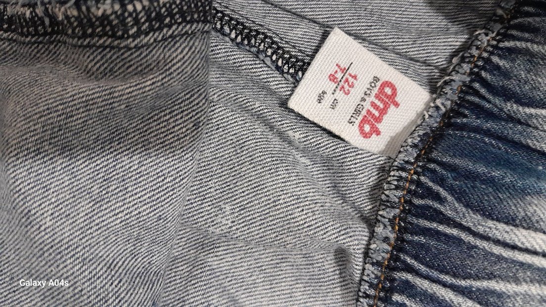 Gri Mini Düğmeli Kot Şort - Görsel 4