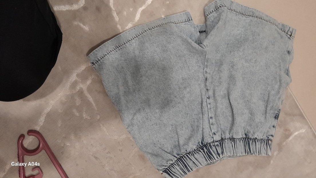 Gri Mini Düğmeli Kot Şort - Görsel 2