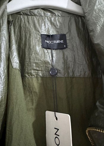 Parlak Kamuflajlı Kadın Uzun Yağmurluk - Görsel 3