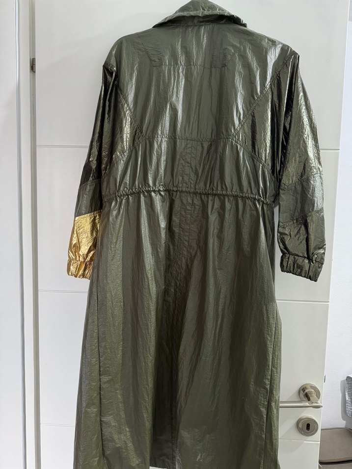 Parlak Kamuflajlı Kadın Uzun Yağmurluk - Görsel 2