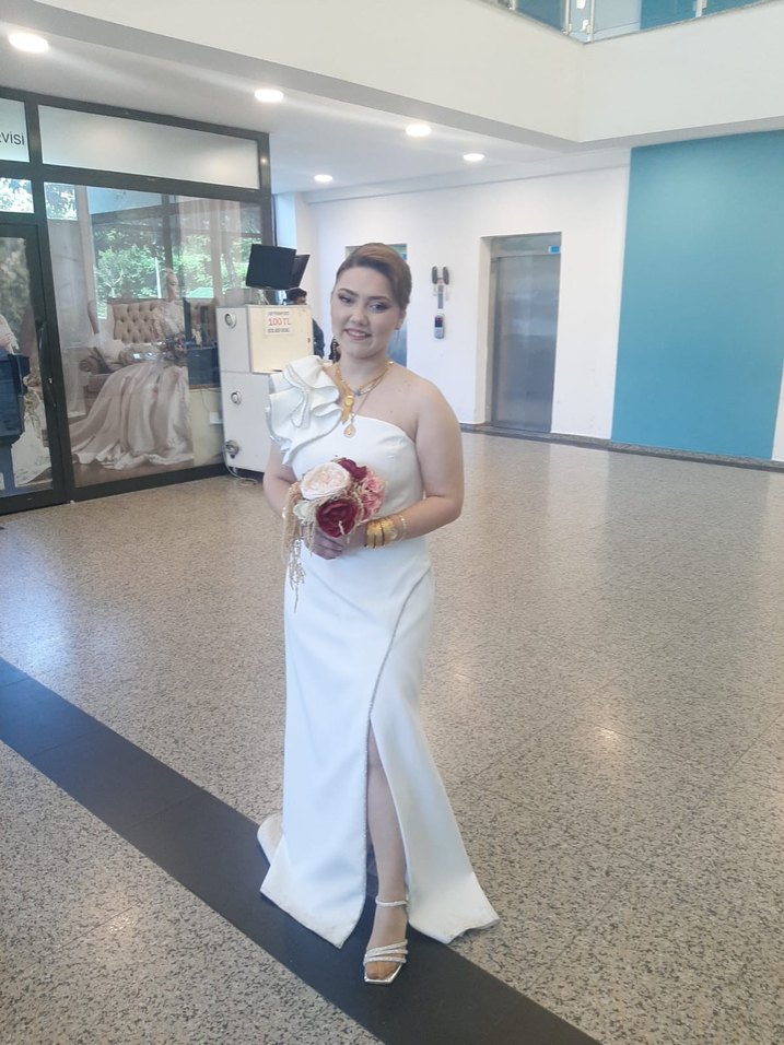 Beyaz Drapeli Straplez Uzun Abiye - Görsel 2