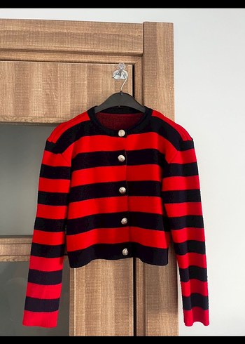 Düğmeli Kırmızı Siyah Çizgili Örgü Hırka - Görsel 2