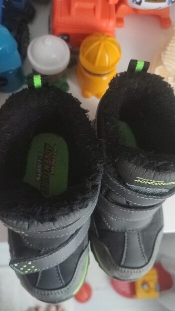 24 Beden gri Renk Işıklı Skechers bot