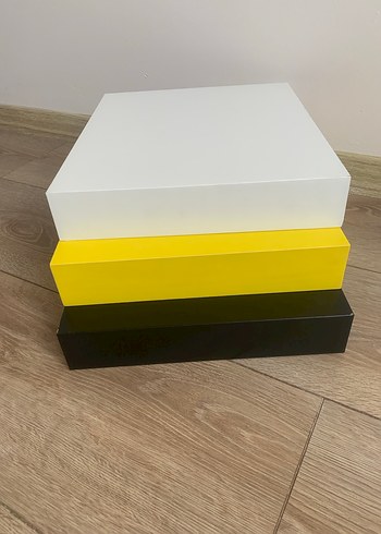 İkea üçlü duvar rafı sarı siyah beyaz - Görsel 2