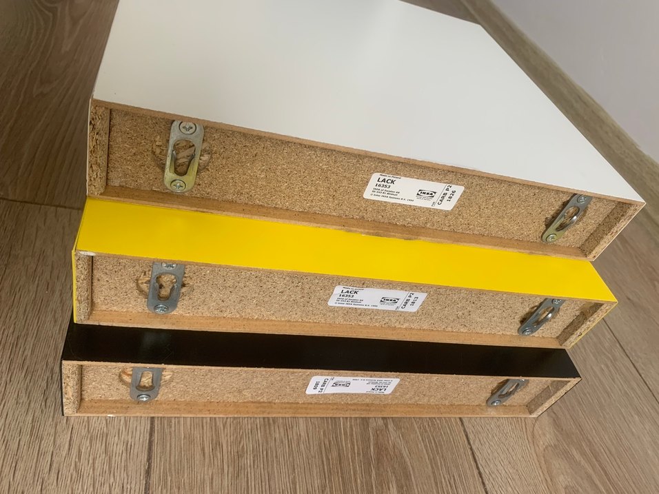 İkea üçlü duvar rafı sarı siyah beyaz - Görsel 3