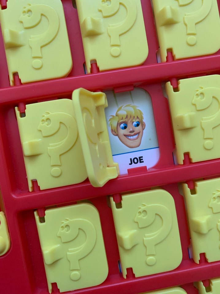 Orjinal Hasbro Bil Bakalım Kim Akıl oyunu - Görsel 4