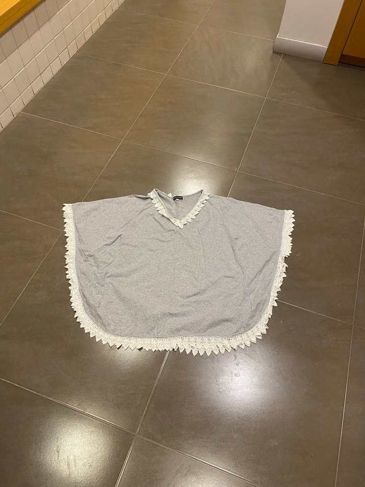 Kız Çocuk Gri Keten Fırfırlı Bohem Panço - Görsel 3