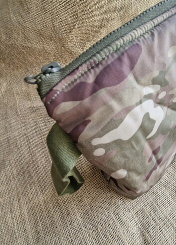 Diğer Kapitone kamuflaj clutch çanta