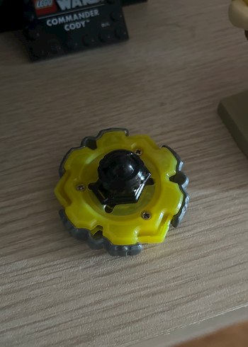 Beyblade Variares Metal Fusion Hasbro - Görsel 2