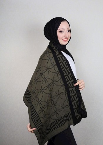 Siyah Drapeli Kadın Şal - Görsel 5