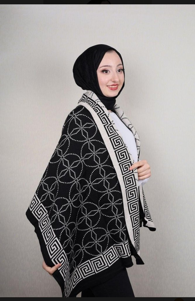 Siyah Drapeli Kadın Şal - Görsel 3