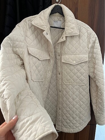 m Beden Bershka kapitone ceket