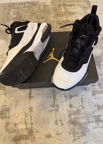 Beyaz Siyah Jordan Basketbol Ayakkabısı - Görsel 4