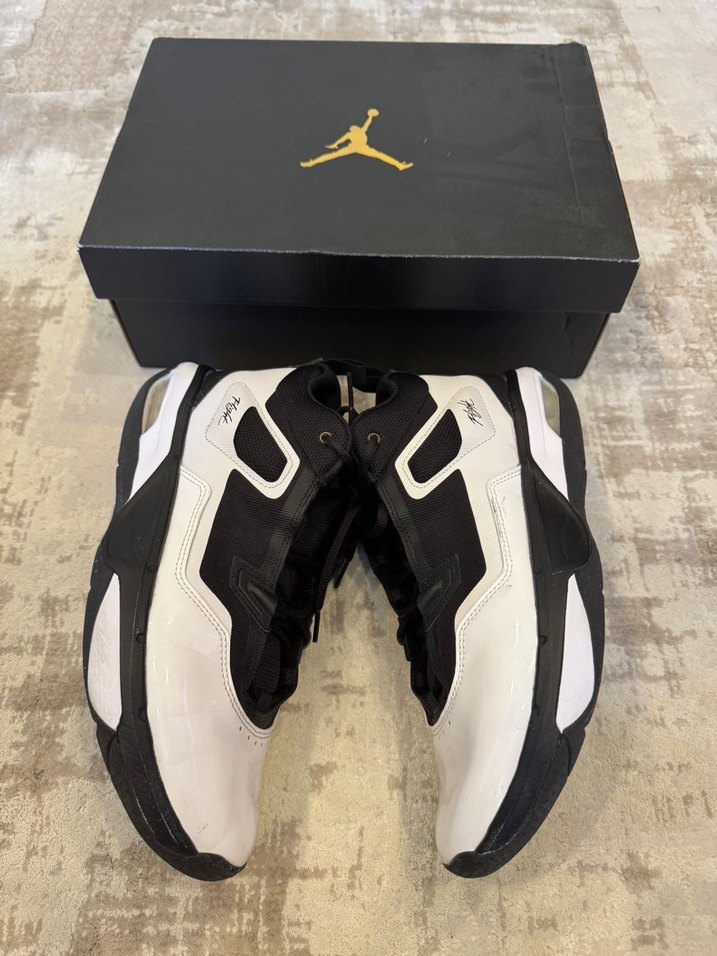 Beyaz Siyah Jordan Basketbol Ayakkabısı - Görsel 1