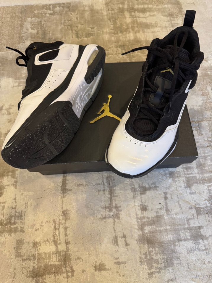 Beyaz Siyah Jordan Basketbol Ayakkabısı - Görsel 4