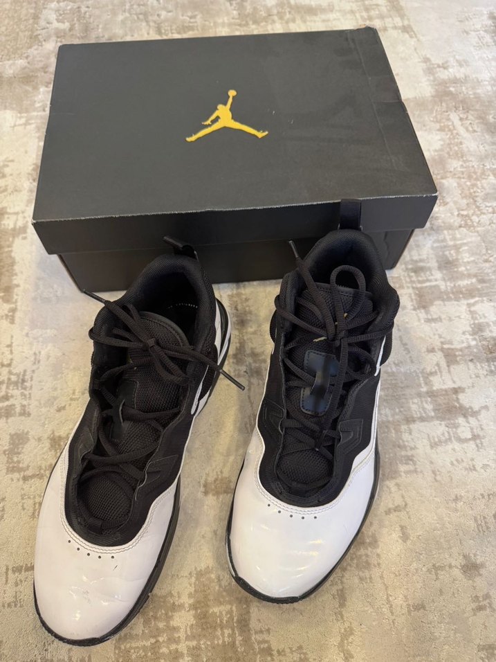 Beyaz Siyah Jordan Basketbol Ayakkabısı - Görsel 5