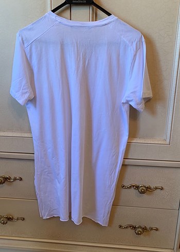 Beyaz V Yaka tişört - Görsel 2