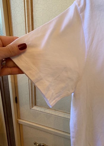 Beyaz V Yaka tişört - Görsel 5