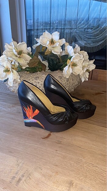 Nine West dolgu topuk Sandalet