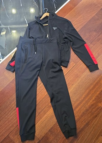 Prada Eşofman Takımı
