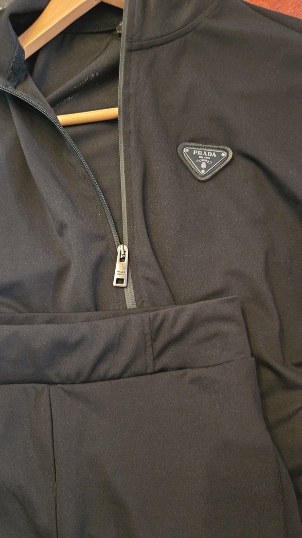 Prada Eşofman Takımı - Görsel 3