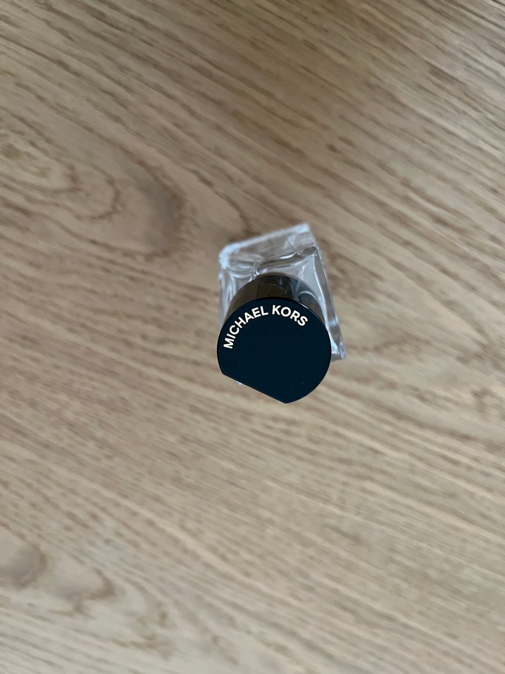 Michael Kors Gorgeous Kadın Parfüm Şişesi - Görsel 4