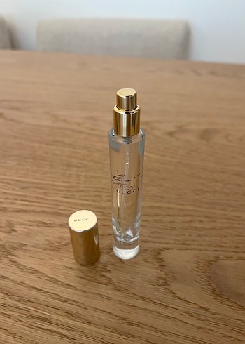 Gucci Premiere Parfüm Şişesi - Görsel 3