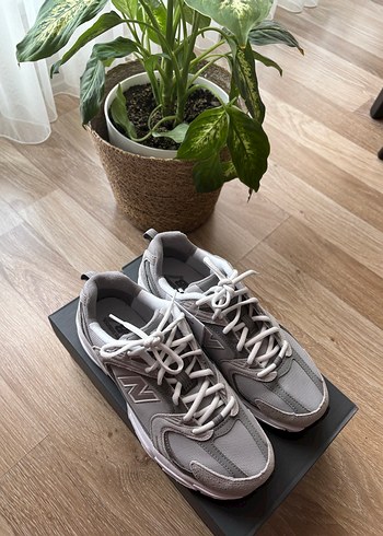 NEW BALANCE 530 GRİ SPOR AYAKKABI - Görsel 4