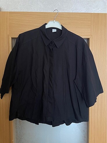 SİYAH KISA KOLLU GÖMLEK - Görsel 2