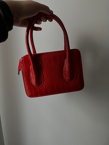 KIRMIZI EL ÇANTASI - Görsel 3