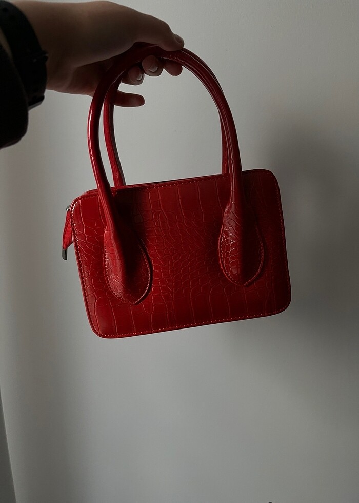 KIRMIZI EL ÇANTASI - Görsel 3