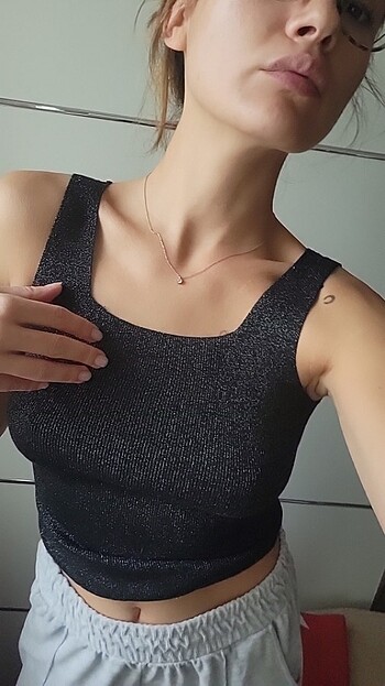 Askılı parlak bluz