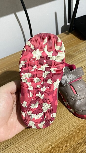 22 Beden 22 numara Adidas ayakkabı