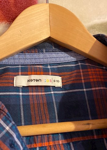 Koton. Marka Erkek Çocuk Düğmeli Uzun Kollu Kareli Gömlek - Görsel 4
