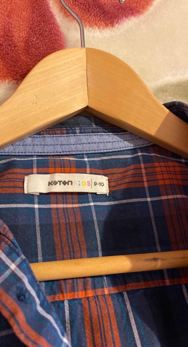 Koton. Marka Erkek Çocuk Düğmeli Uzun Kollu Kareli Gömlek - Görsel 4