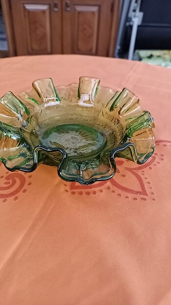 16 cm çapında fırfırlı tabak