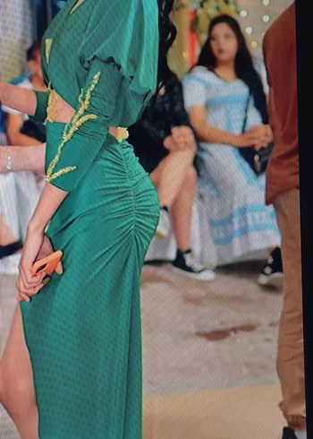 Yeşil Uzun V Yaka Nakışlı Abiye Elbise - Görsel 2